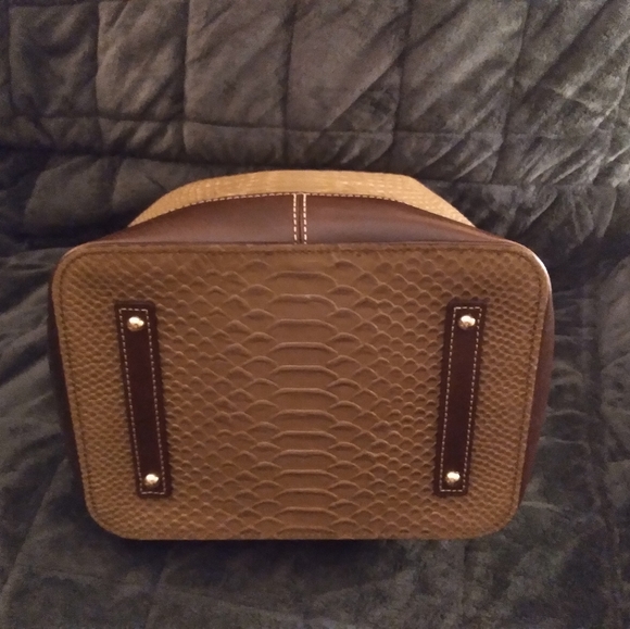 Dooney & Bourke drawstring bag - Picture 3 of 4